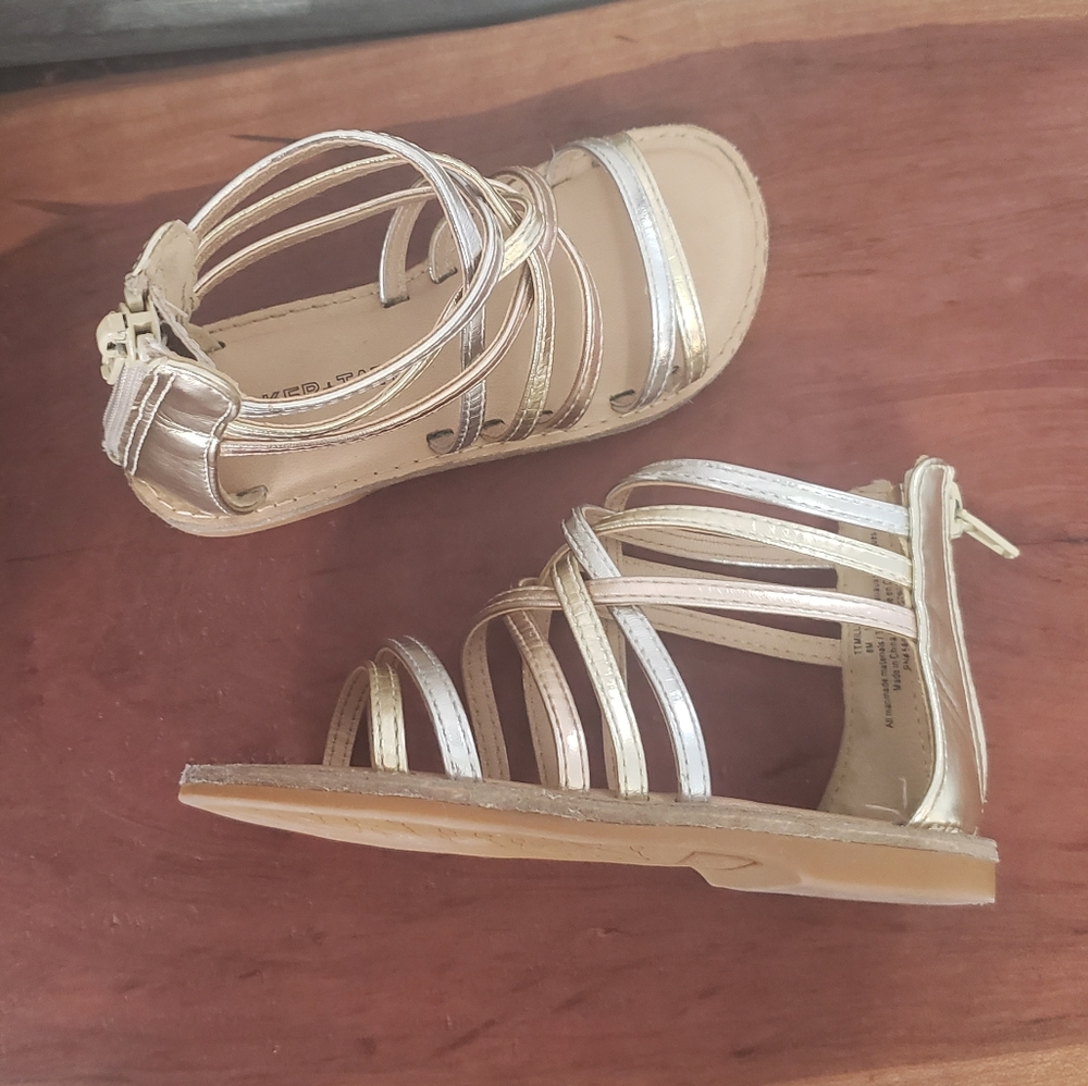Tucker + Tate Metallic Gold/Silver Strappy Sandals Size 8M - Picture 7 of 12